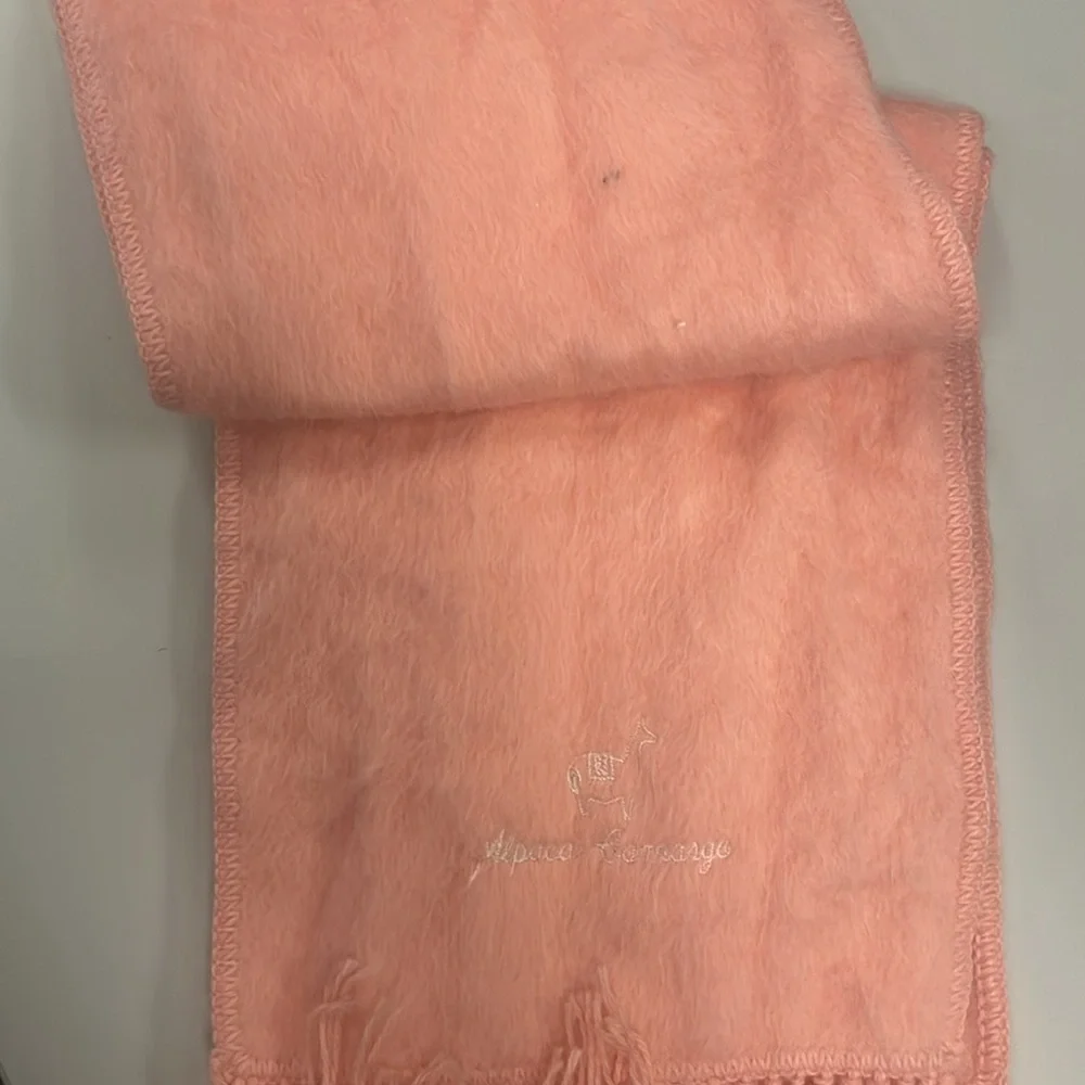 Camargo Alpaca Peachy Pink alpaca hair Scarf one size preowned